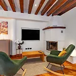 Domus With Two Terraces And Canal View In Dorsoduro