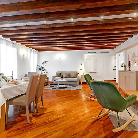 Domus With Two Terraces And Canal View In Dorsoduro * Venezia