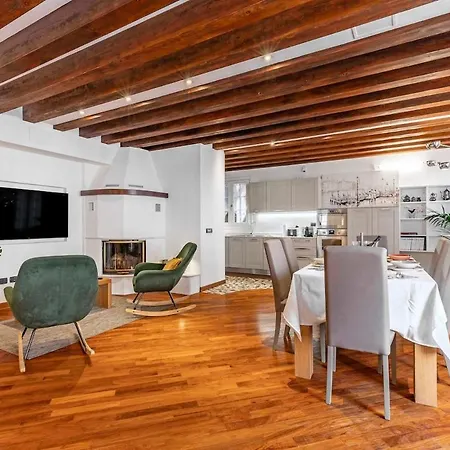 Domus With Two Terraces And Canal View In Dorsoduro * Venezia